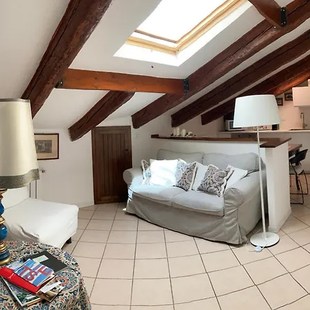 Daisy Apartment Trieste